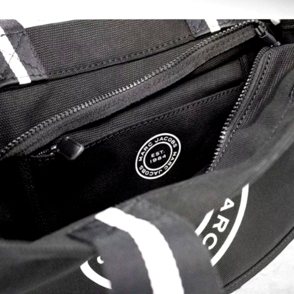 Marc Jacobs Signet Large Black Canvas Tote NWT - Picture 2 of 6